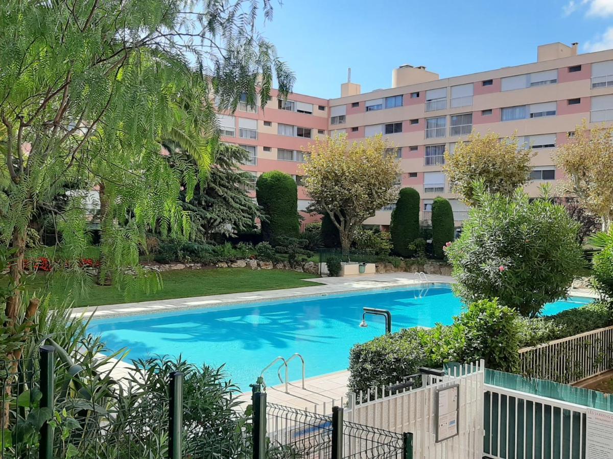Design Loft Studio Climatise Parking Et Piscine Vallauris Bagian luar foto