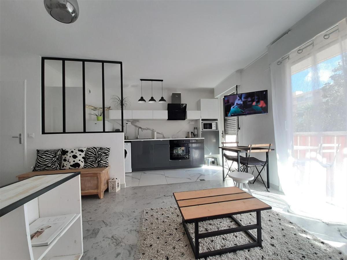 Design Loft Studio Climatise Parking Et Piscine Vallauris Bagian luar foto
