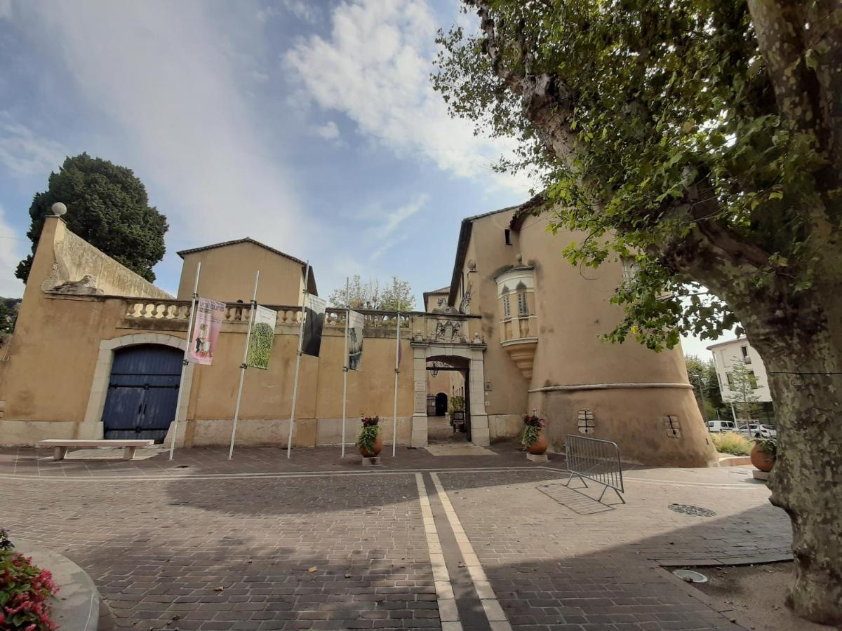 Design Loft Studio Climatise Parking Et Piscine Vallauris Bagian luar foto